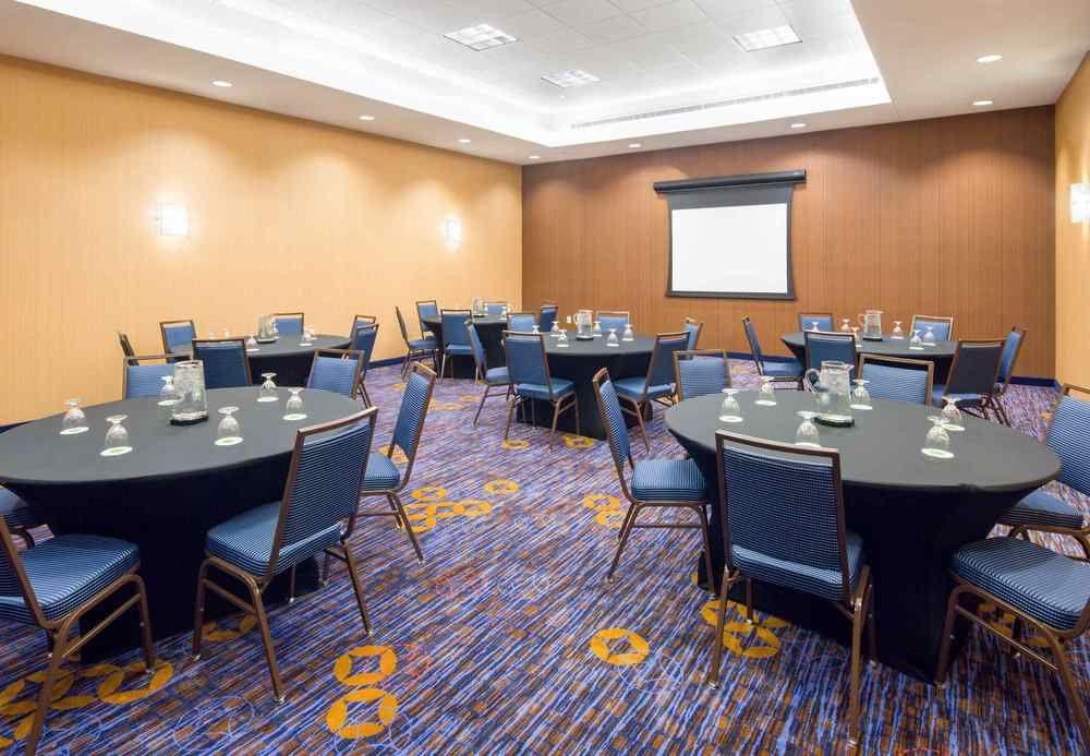 Courtyard By Marriott Galleria Hotel