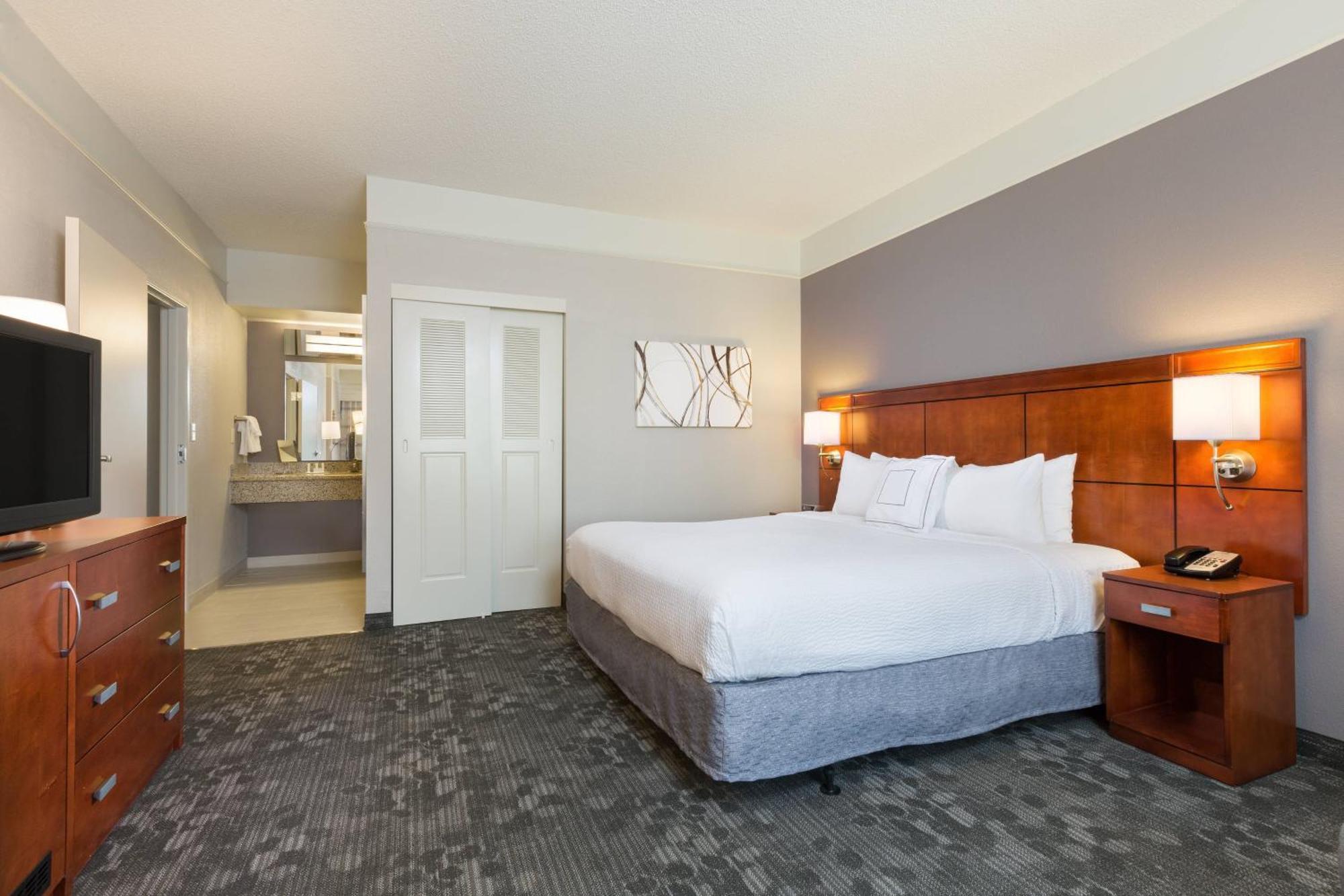 Courtyard By Marriott Galleria Hotel 3*