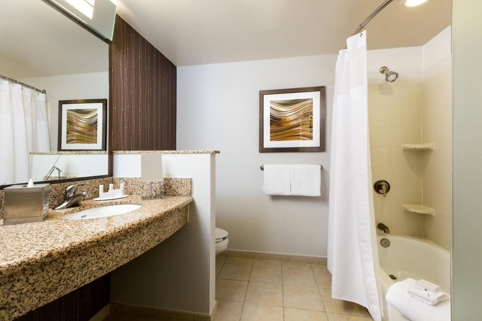 Courtyard By Marriott Galleria 3*