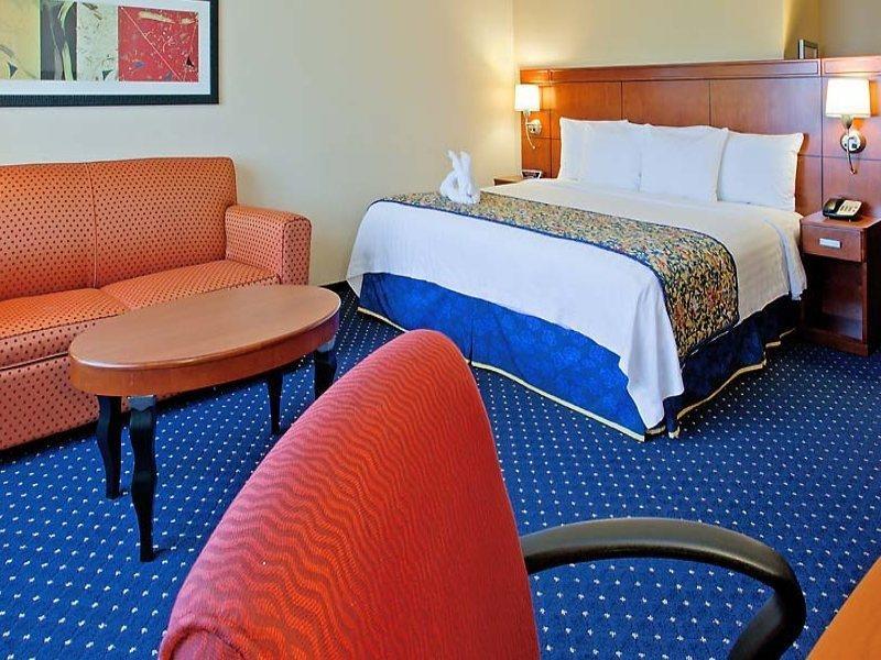 Courtyard By Marriott Galleria